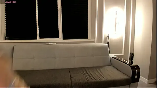 Simone_Miller – webcam model profile photo Image 3