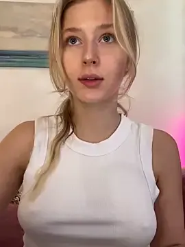 Sweetninaaa – webcam model profile photo Image 5