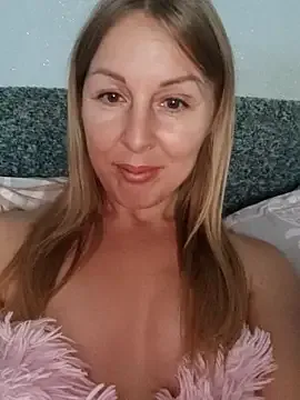 alana15 – webcam model profile photo Image 10