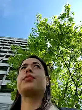 hot_wife_35 – webcam model profile photo Image 2