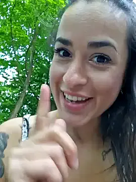 hot_wife_35 – webcam model profile photo Image 4