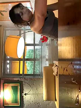 EmiliaCatalina – webcam model profile photo Image 11