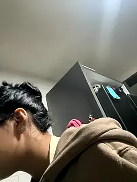 EmiliaCatalina – webcam model profile photo Image 17