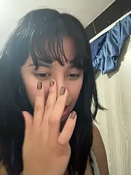 EmiliaCatalina – webcam model profile photo Image 3