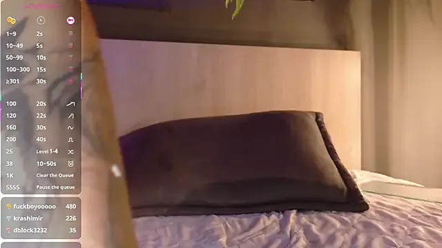 approche_toi_petite – webcam model profile photo Image 2