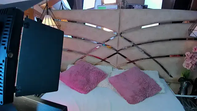 SheIsSomething profile photo Image 5