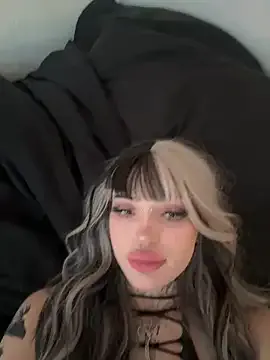 Yui-Ch06 – webcam model profile photo Image 9