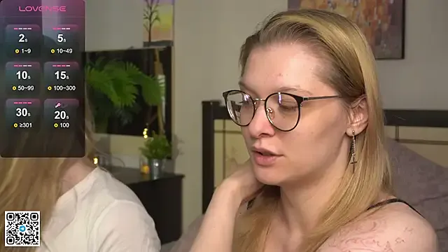 sigmasian – webcam model profile photo Image 2