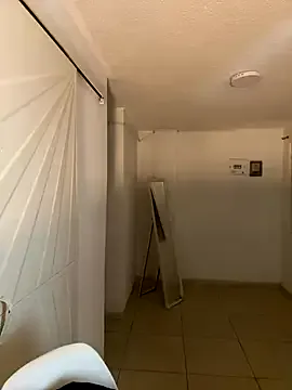 NyraKiss – webcam model profile photo Image 12