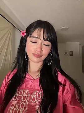 NyraKiss – webcam model profile photo Image 14