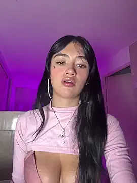 NyraKiss – webcam model profile photo Image 9