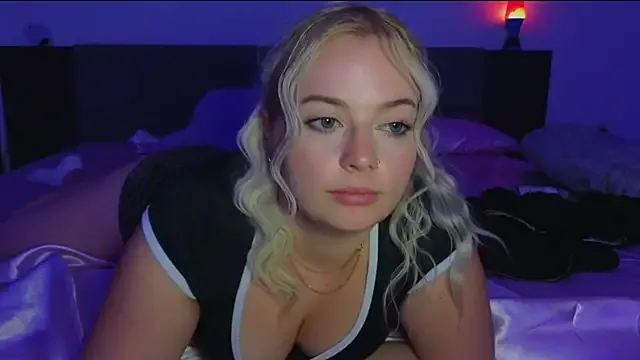 Younger_Couples – webcam model profile photo Image 12