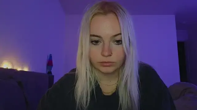 Younger_Couples – webcam model profile photo Image 6