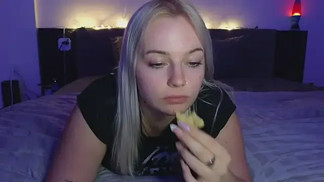 Younger_Couples – webcam model profile photo Image 8