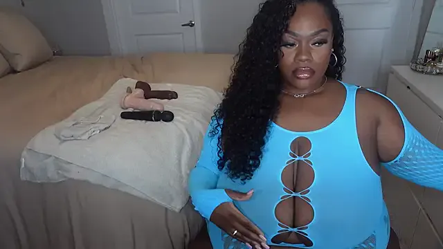 valerie_james3 – webcam model profile photo Image 4