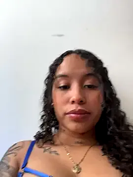 hot_wife_35 – webcam model profile photo Image 8