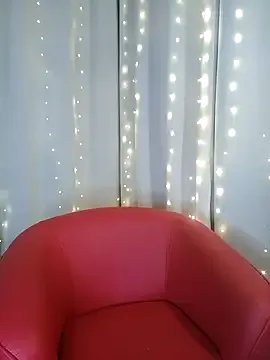 EmiliaCatalina – webcam model profile photo Image 14