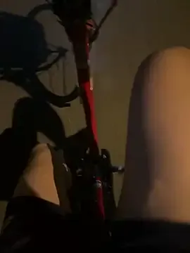 Real18sis_sex_sis – webcam model profile photo Image 6