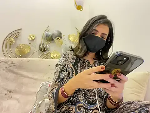 livvywinters – webcam model profile photo Image 13