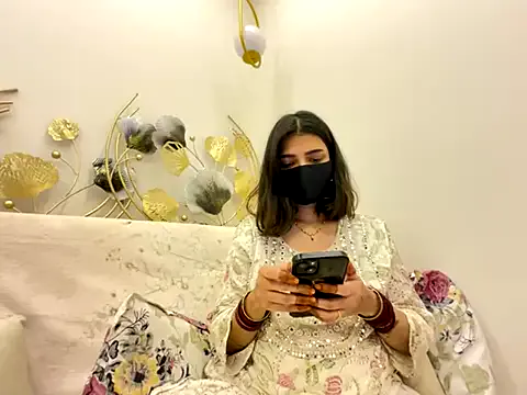 livvywinters – webcam model profile photo Image 6