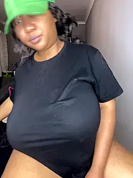 Nicoleevien – webcam model profile photo Image 12