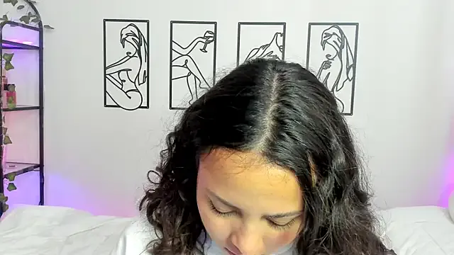 Timide_girl17 – webcam model profile photo Image 13