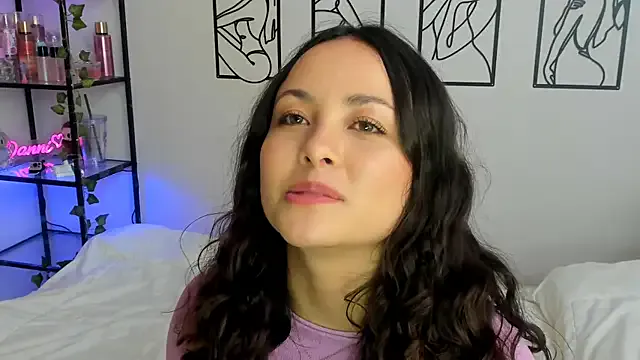 Timide_girl17 – webcam model profile photo Image 19