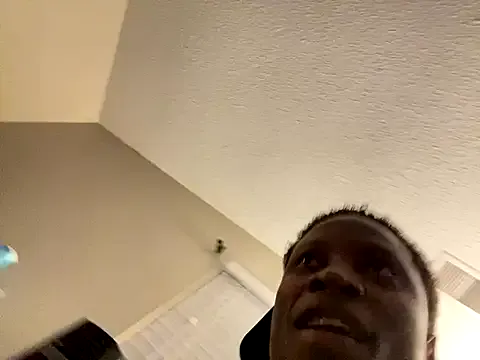 blonde_bigtits – webcam model profile photo Image 17