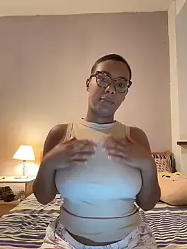 trixie_taylor – webcam model profile photo Image 12