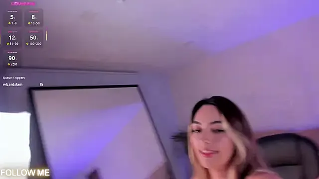 RollDolls – webcam model profile photo Image 18