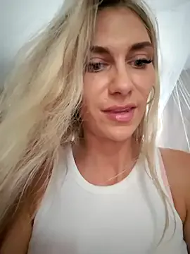 seraphine23 – webcam model profile photo Image 10