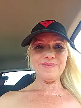 NeoleeLkr – webcam model profile photo Image 4