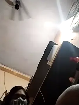 LuscousPussy – webcam model profile photo Image 3