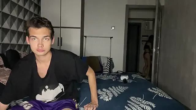 Alice_surprise – webcam model profile photo Image 4