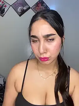 hoaarisa – webcam model profile photo Image 6