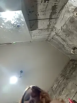 Start_party – webcam model profile photo Image 7