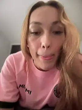 strip4faith – webcam model profile photo Image 13