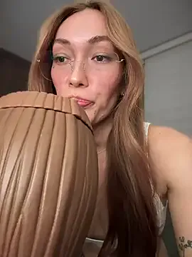 strip4faith – webcam model profile photo Image 15