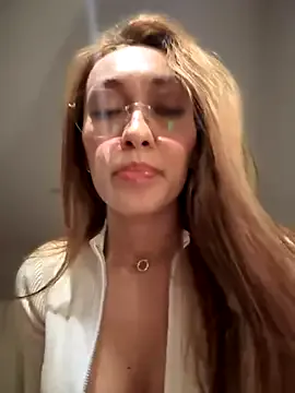 strip4faith – webcam model profile photo Image 16