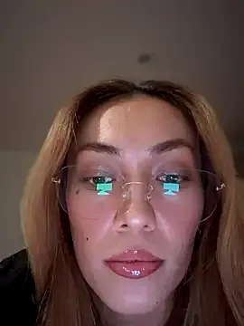 strip4faith – webcam model profile photo Image 17