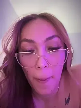 strip4faith – webcam model profile photo Image 3