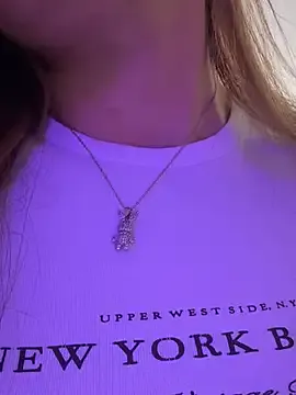 strip4faith – webcam model profile photo Image 6