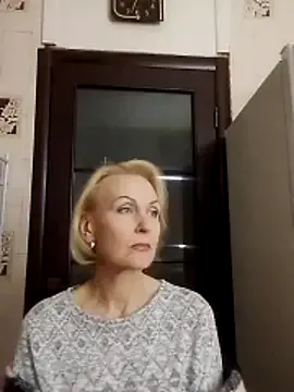 Yiyi-707 profile photo Image 3