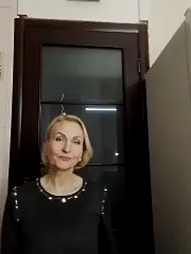 Yiyi-707 profile photo Image 6