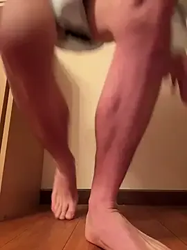 4U143 – webcam model profile photo Image 4