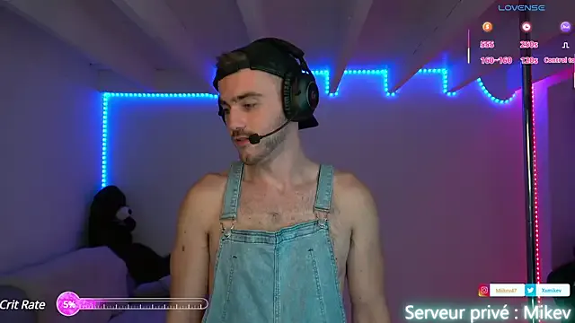 Ales_Kitten – webcam model profile photo Image 4