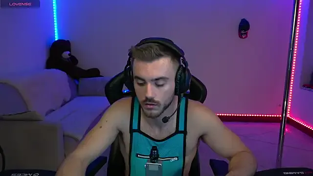 Ales_Kitten – webcam model profile photo Image 6