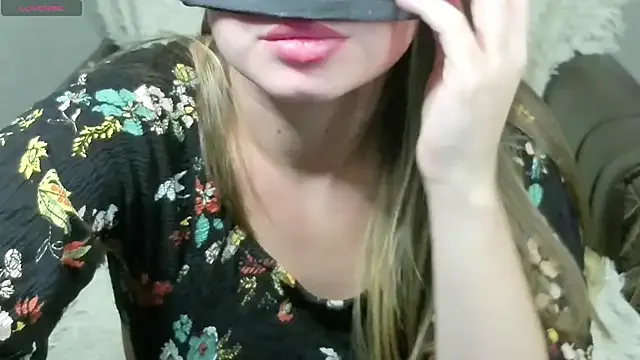 Almmaxxxx – webcam model profile photo Image 13