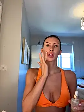 EmiliaCouple – webcam model profile photo Image 3