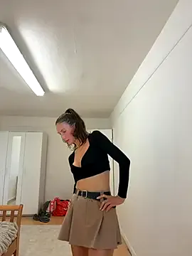 EmiliaCouple – webcam model profile photo Image 9